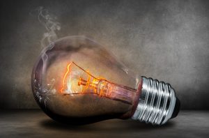 Dymiąca żarówka - jakie są rodzaje taryf prądu?